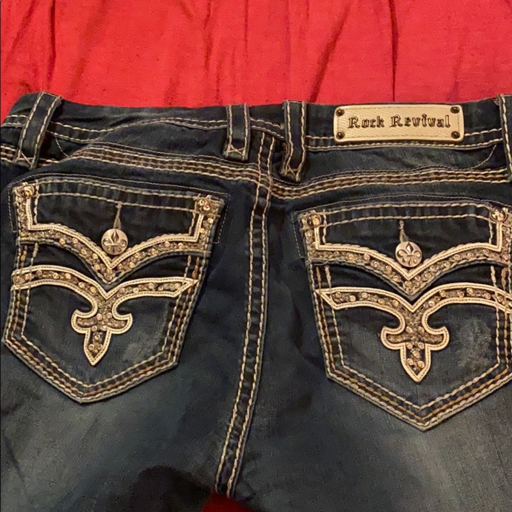 Woman’s rock revival capris